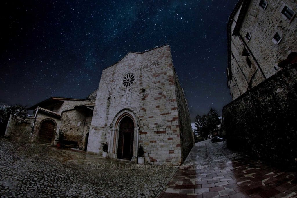 esterno chiesa santa maria vallo di nera notte emanuele